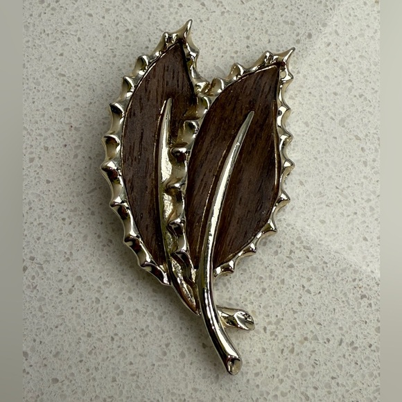 Vintage Sarah Coventry Leaves Brooch Gold Tone 1968 MCM Wooded Beauty - Picture 3 of 9